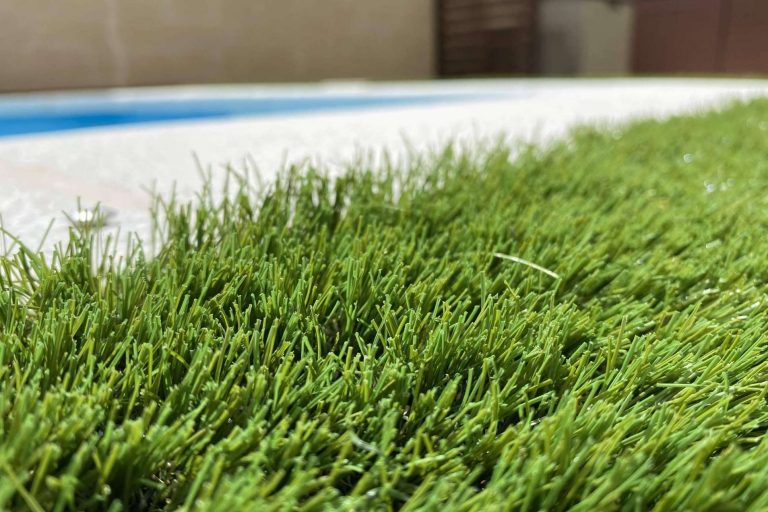 Master Césped expone la importancia de seleccionar un buen césped artificial