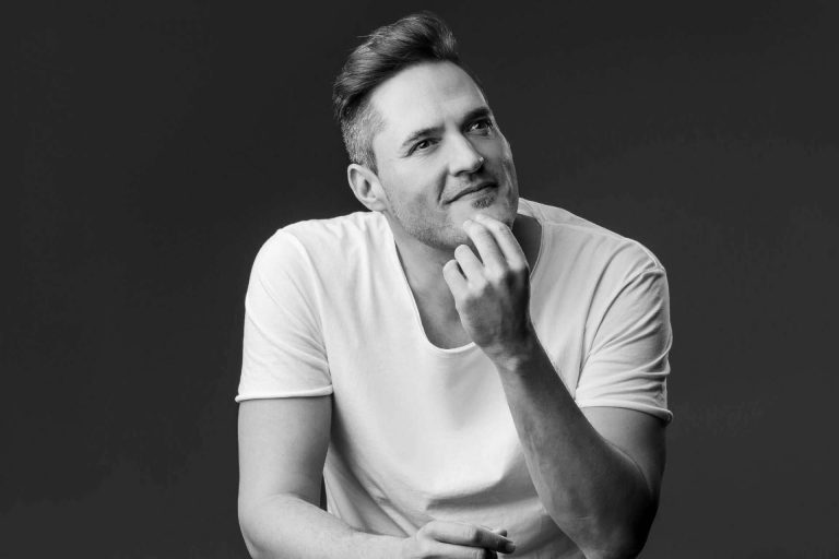 Entrevista al DJ Ivan Jimenez sobre su nueva producción musical Lay Me Down y sus orígenes musicales