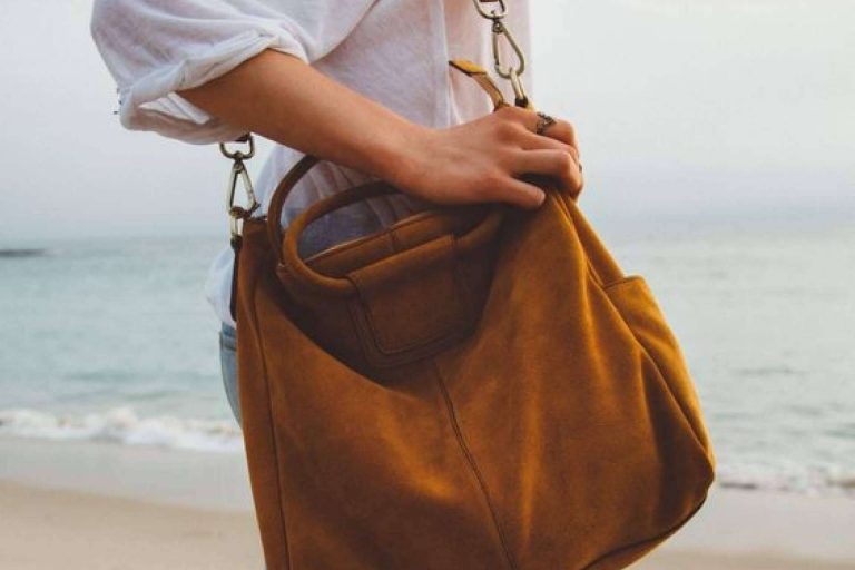 Los bolsos de piel de Lola Amara destacan por su elegancia y originalidad