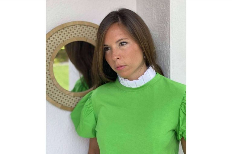 VinicaMoon, solidaridad y moda en la propuesta de cuellos de camisa