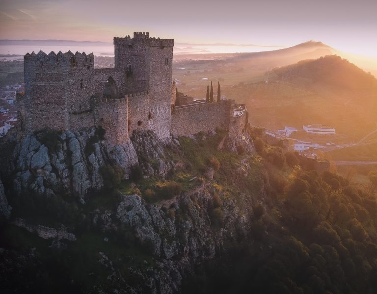 Pueblos bonitos de Extremadura a los que escaparte en el Puente del Pilar