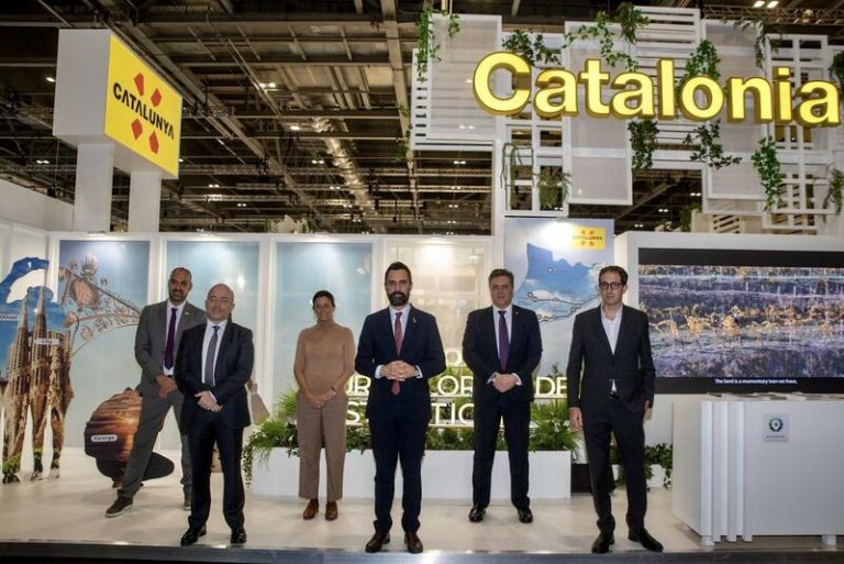 Torrent inaugura el puesto de Cataluña en el World Travel Market de Londres