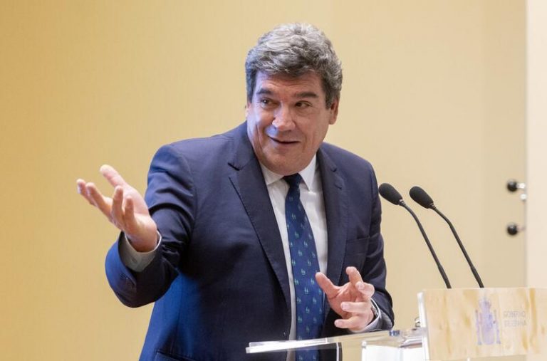 El Gobierno propone subir las cotizaciones para recuperar la 'hucha de la pensiones'