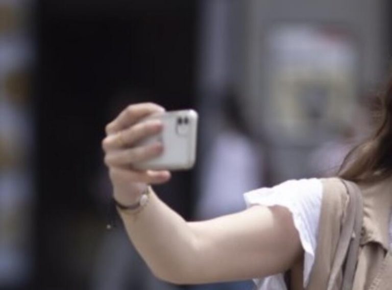 Al menos 379 personas han muerto en el mundo desde 2008 por selfis