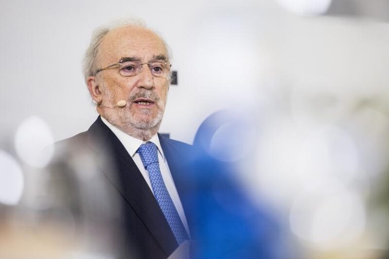 La RAE digitalizará en 2022 toda su biblioteca, incluyendo manuscritos e incunables