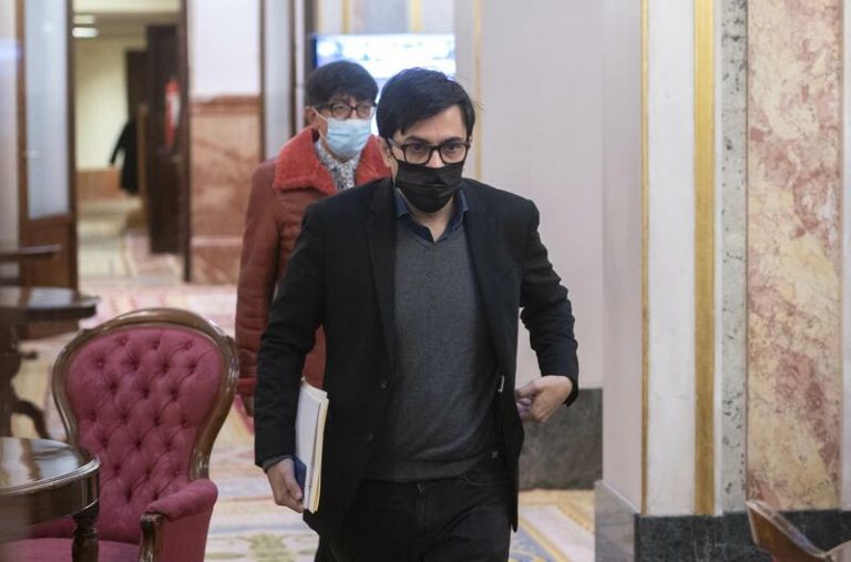 Podemos critica que Batet persista en 