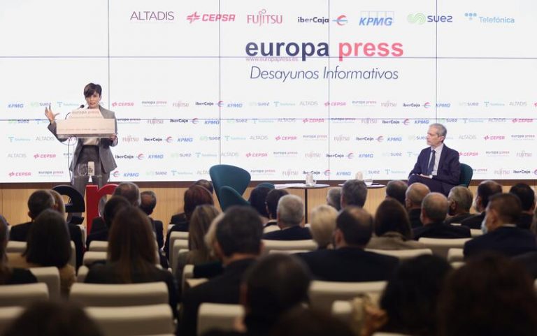 Rodríguez anuncia que el Gobierno prepara una reforma del Reglamento de la Conferencia de Presidentes