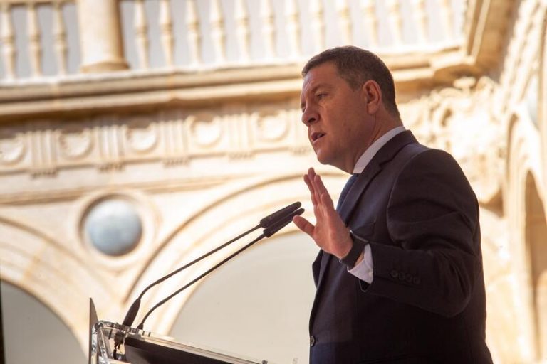 Page rechaza que la cumbre de líderes autonómicos sea un 