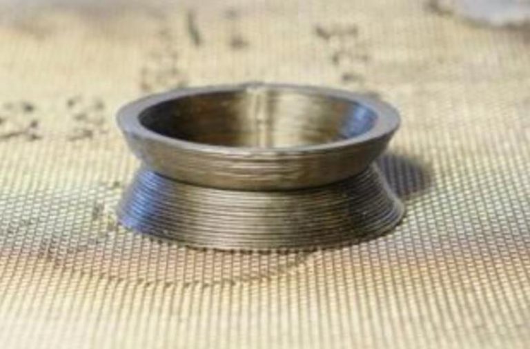 Presentan un método más rápido y preciso para encontrar vidrios metálicos