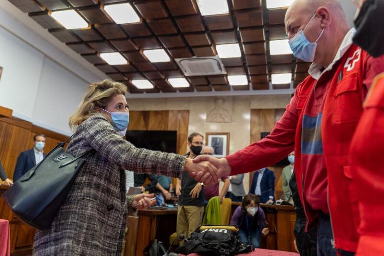 El Gobierno incluirá a La Palma como conexión obligatoria con la Península en el transporte marítimo