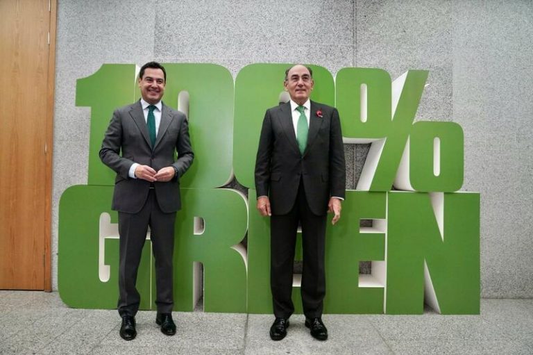 Iberdrola traslada a Moreno que triplicará su capacidad renovable en Andalucía