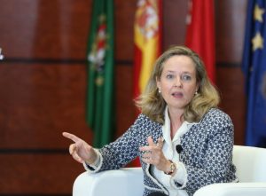 Calviño asegura que la propuesta de los nuevos ERTE es de "todo el Gobierno"