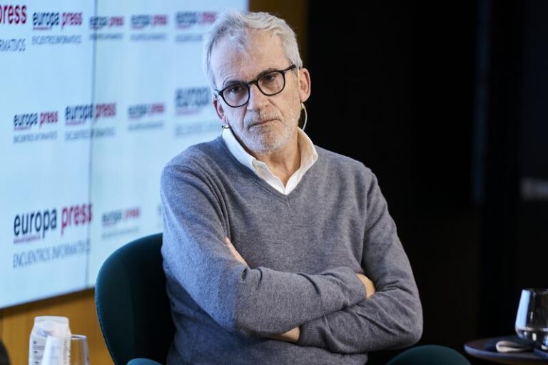 Experto: Oponerse a la reducción de daño en tabaquismo es como rechazar el preservativo por fomentar el sexo