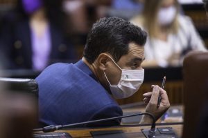 Moreno reprocha a Gobierno que ceda el Ingreso Mínimo a País Vasco y no  a Andalucía