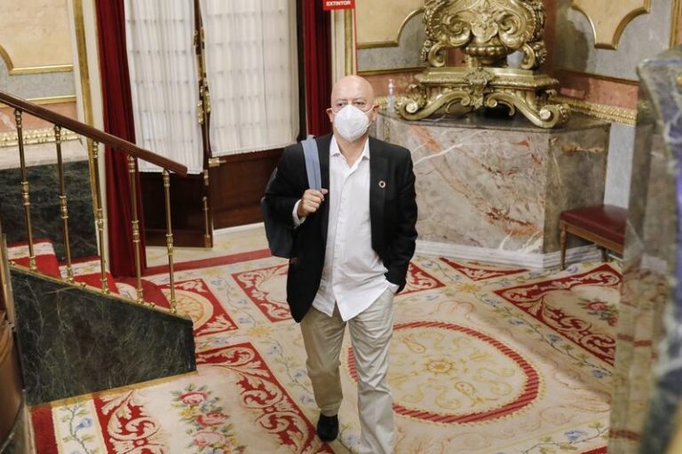 El Grupo Socialista estudiará el caso de Elorza