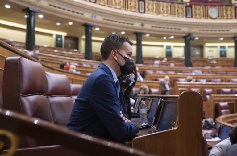 El PSOE reconoce tres votos en sus filas que no apoyaron a los candidatos del TC