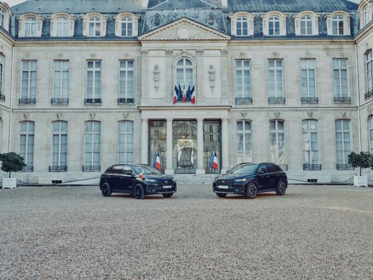 El DS 7 Crossback Élysée, el nuevo DS fabricado para la presidencia de la República francesa