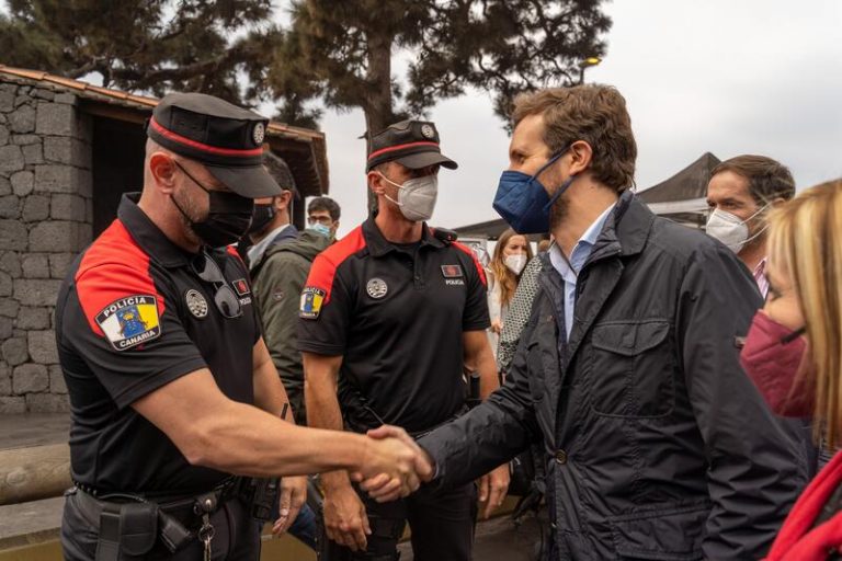 Casado defiende el perfil de Enrique Arnaldo