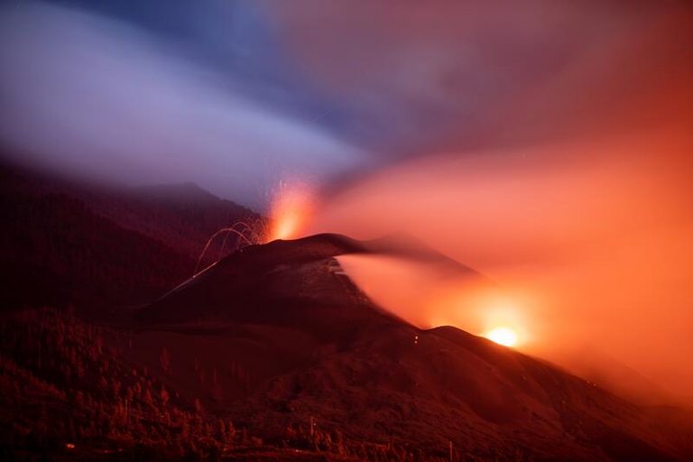 Los científicos observan que el volcán de La Palma 
