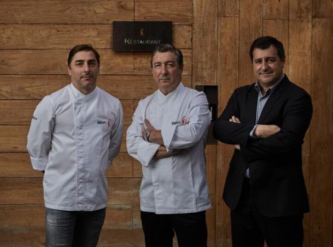 Los hermanos Roca Joan Roca pide recuperar la biodiversidad de los cultivos para preservar la memoria gastronómica