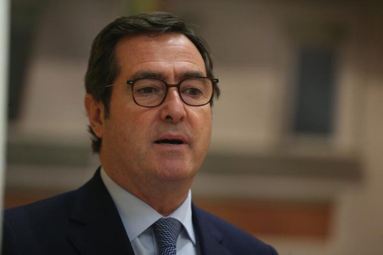 CEOE despeja el camino para un acuerdo de Gobierno y sindicatos