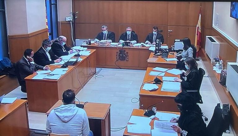 Los acusados de la presunta violación múltiple de Sant Boi niegan haber forzado a la víctima