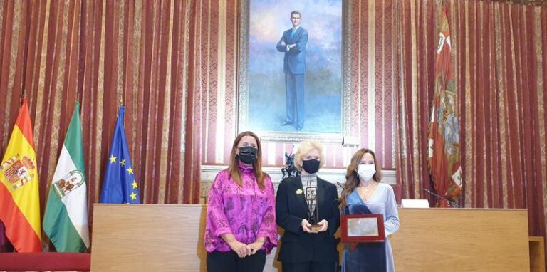 La Fundación Jiménez Becerril entrega el Premio Contra el Terrorismo a Soledad Becerril