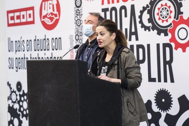 IU critica a Ayuso por ir a la marcha contra la derogación de la Ley Mordaza