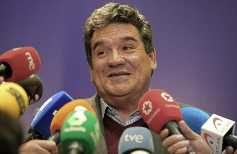 Escrivá defiende el acuerdo sobre el MEI para evitar el recorte de las pensiones en el futuro