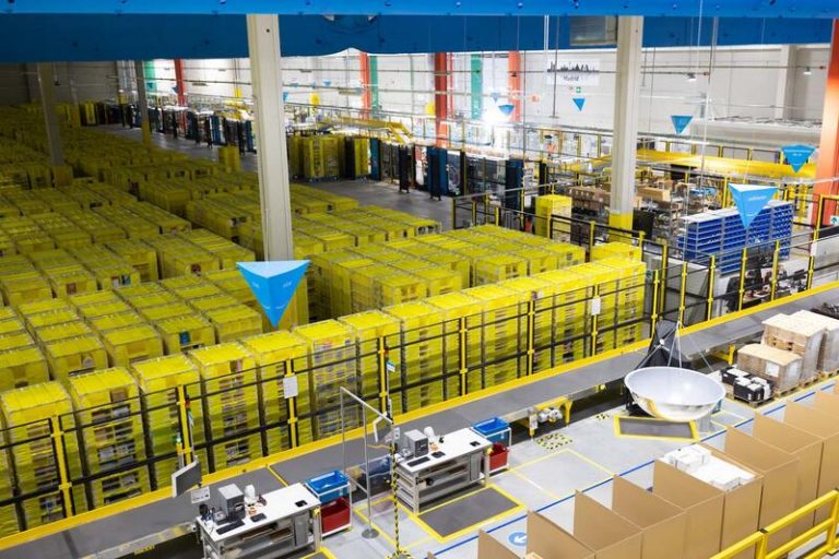 Amazon abre en España su primer centro en Europa dedicado en exclusiva al servicio de entrega en el día
