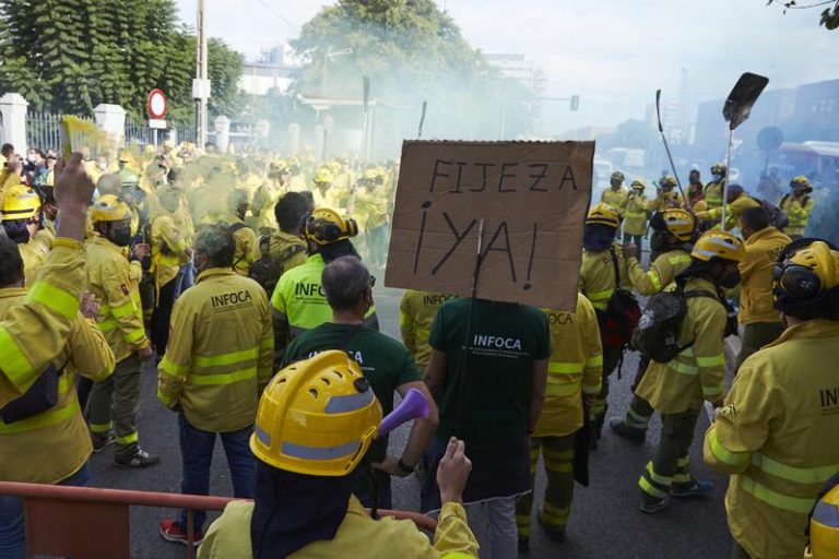 Trabajadores forestales piden medidas urgentes contra los fuegos 'de sexta generación'