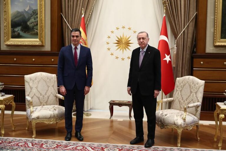 Erdogan traslada a Sánchez su deseo de colaborar con Navantia para otro portaaviones más grande