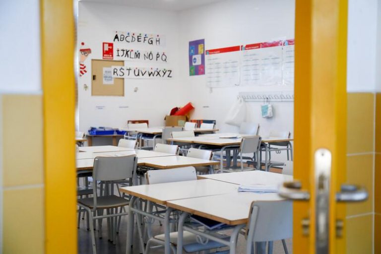 Cantabria cierra otras siete aulas y el total se eleva a 27