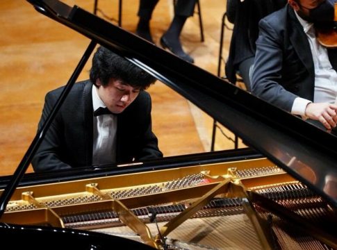 Yuanfan Yang El británico Yuanfan Yang gana el Premio Internacional de Piano Frechilla-Zuloaga 2021