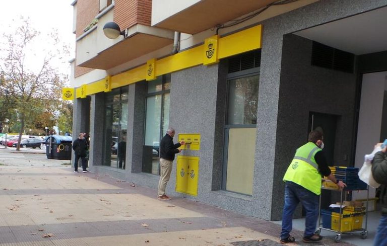 Correos concentra el 65% de los envíos de paquetes, seguido de Seur, MRW y DHL
