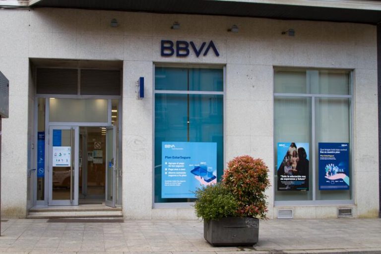 BBVA cierra este domingo 110 oficinas y completa su plan para redimensionar la red en España