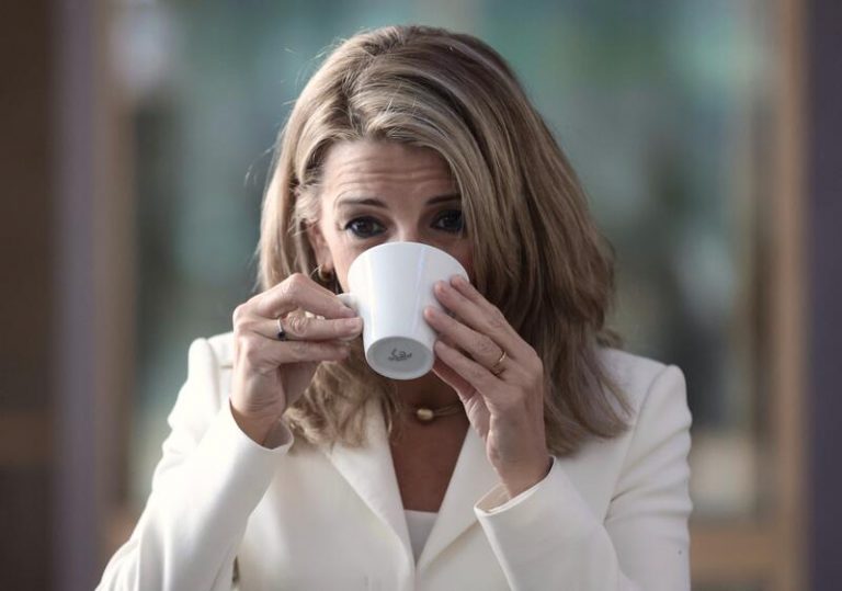 Díaz: La mesa de diálogo sobre la reforma laboral está 