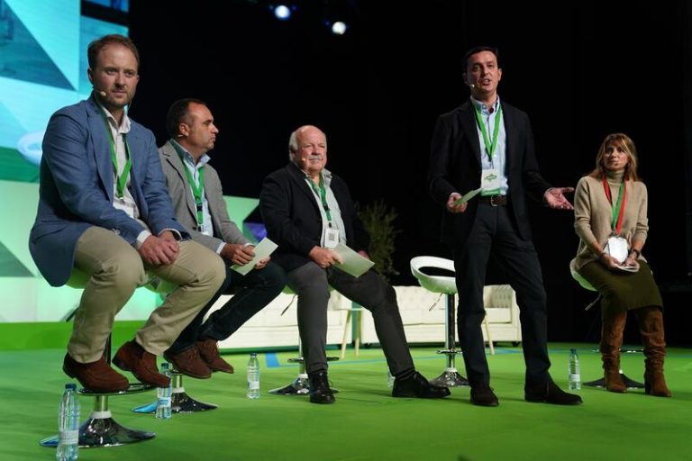 Aprobadas las ponencias 'Andalucía futura' y 'Andalucía de todos'