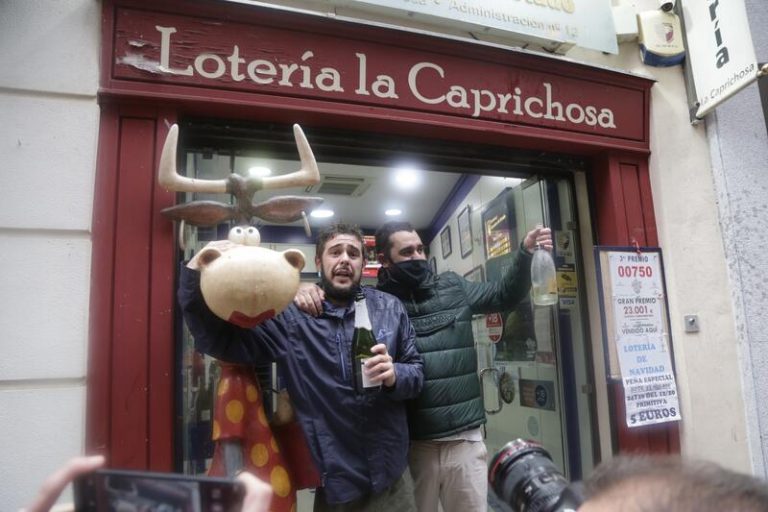 La Policía Nacional alerta sobre los engaños y fraudes de cara al sorteo de la Lotería de Navidad 2021