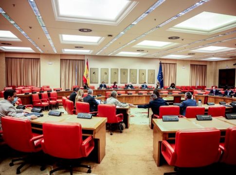 Congreso El Congreso vota la ley de interinos que saca a concurso, plazas temporales de cinco años