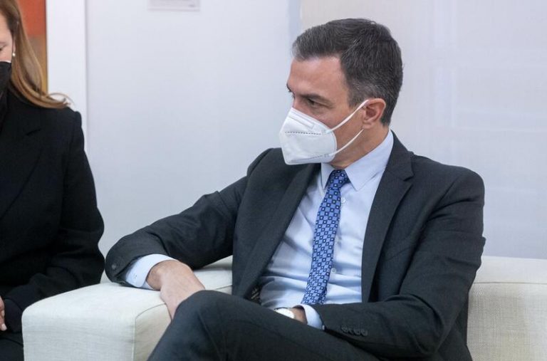 Sánchez anuncia un acuerdo para que los test de anticuerpos del CSIC lleguen a países pobres