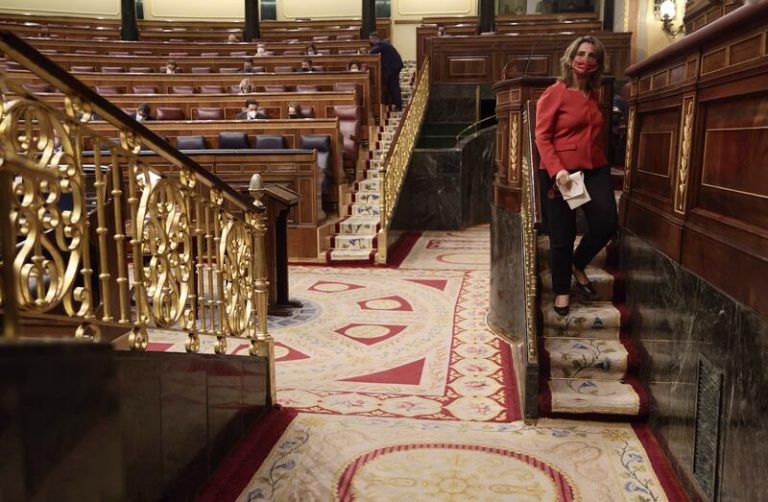 El Congreso vota el decreto ley que suaviza el recorte a las eléctricas al excluir la energía a plazo