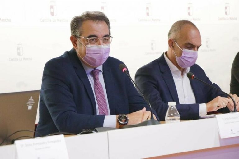 Castilla-La Mancha vacunará la semana que viene con la tercera dosis a personas entre 69 y 60 años