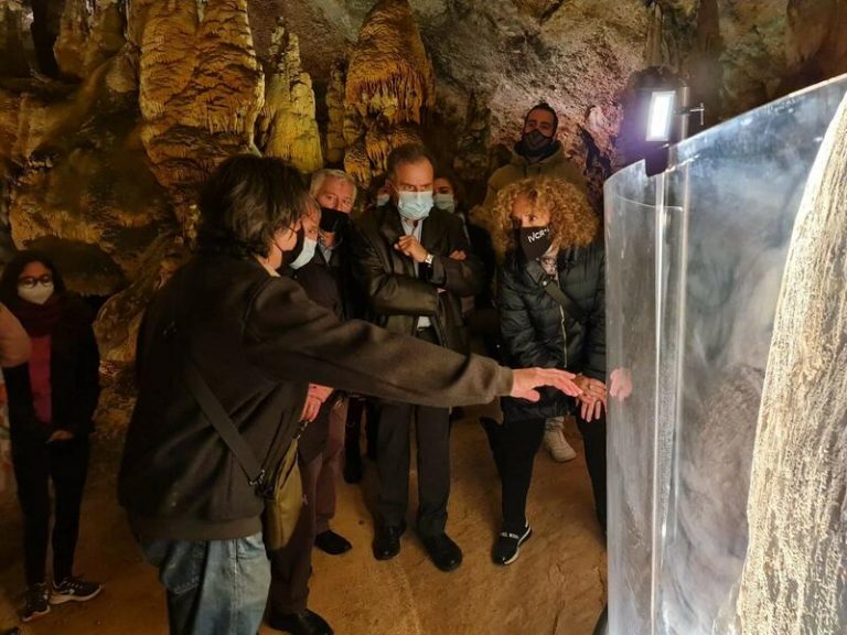 Documentan grabados paleolíticos en la cueva de Don Juan de Jalance de hace más de 12.000 años