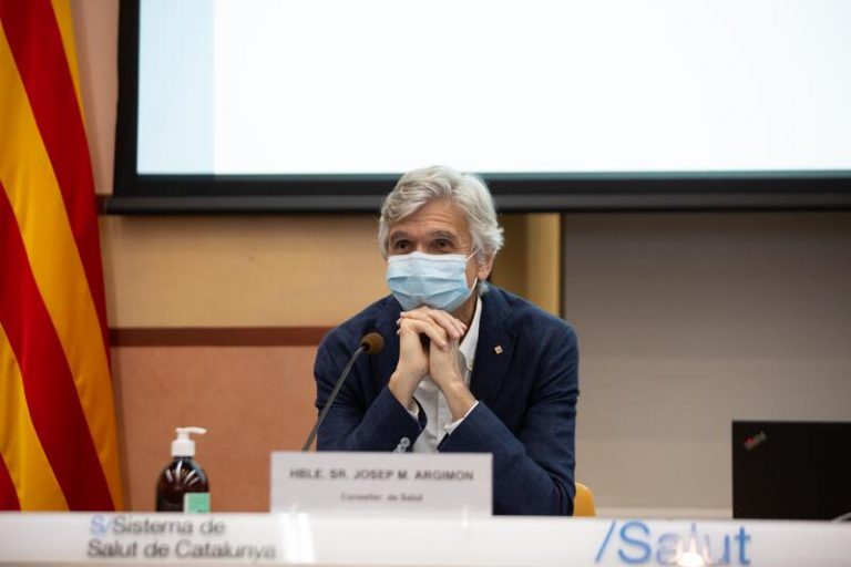 Cataluña suspende la obligatoriedad del pasaporte Covid tras colapsarse su web