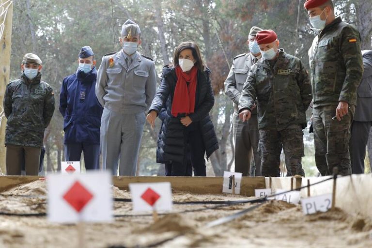 Robles: El 99,7% de los alumnos de la Academia General Militar de Zaragoza están vacunados