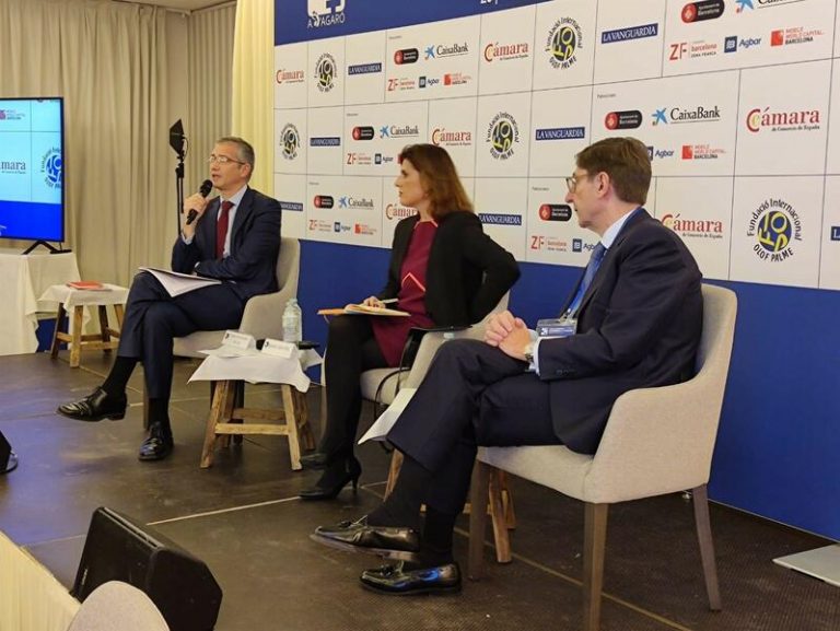 De Cos pide un pacto de rentas para 