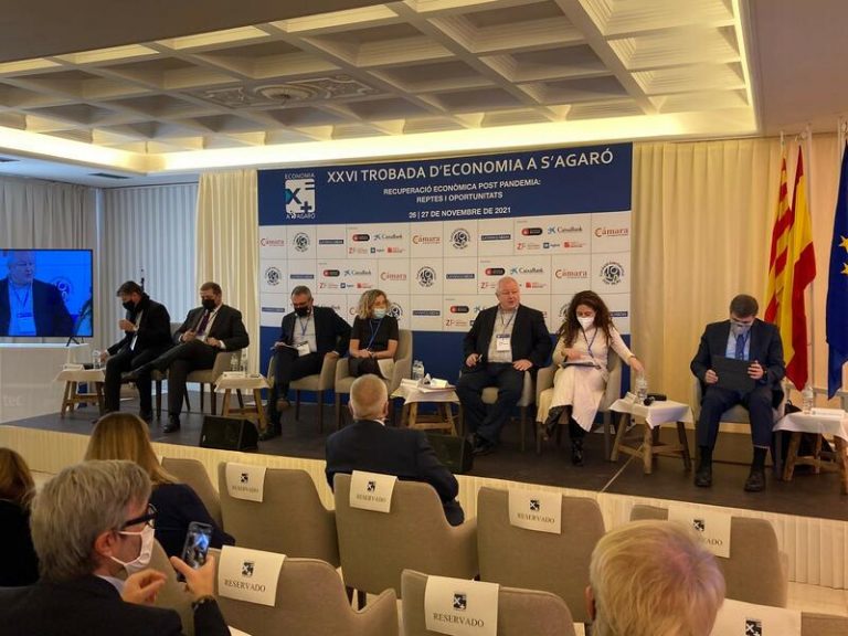 Serrano ofrece la red y la marca de Correos para ayudar a aumentar la productividad de las pymes