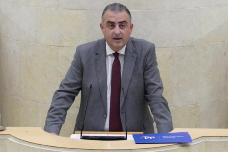 El PP critica que el PRC presente la variante de Sarón 