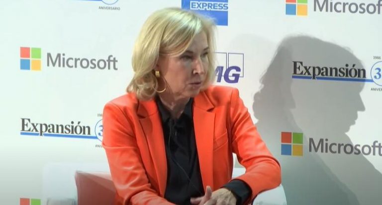 Dancausa se muestra escéptica con las fusiones por su desgaste económico y humano